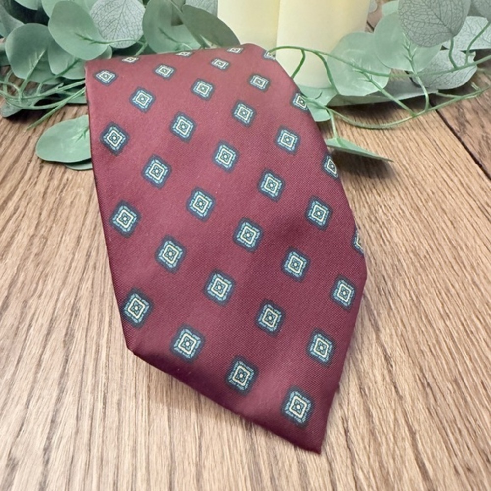 Vintage Pierre Cardin Tie. 1960's Label. 60" long EUC. BJ